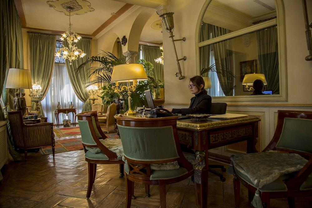 Petit Palais Hotel De Charme Милано Екстериор снимка