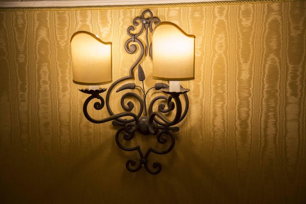 Petit Palais Hotel De Charme Милано Екстериор снимка