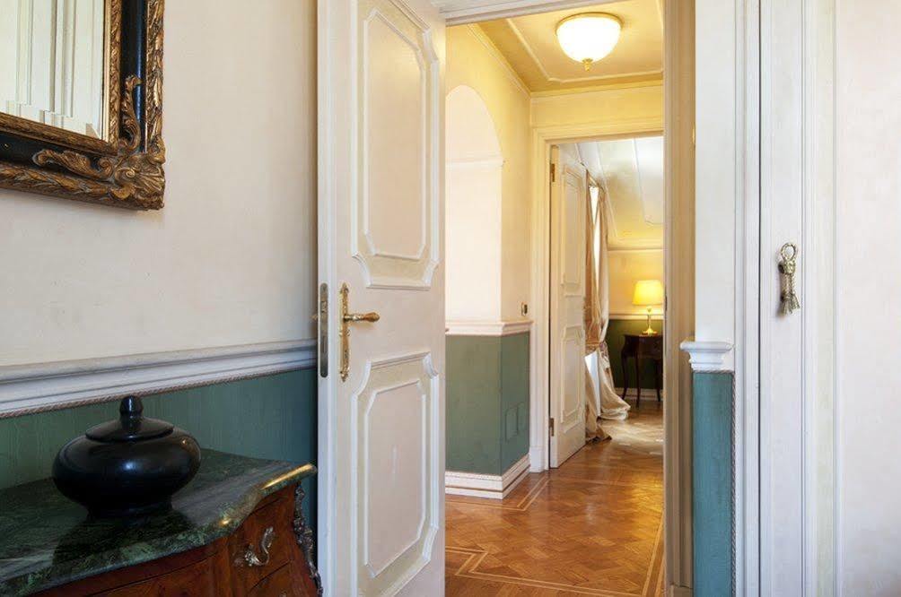 Petit Palais Hotel De Charme Милано Екстериор снимка