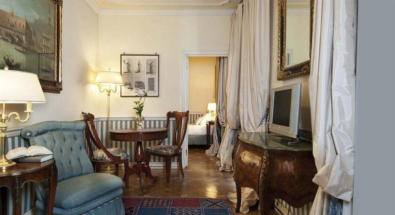 Petit Palais Hotel De Charme Милано Екстериор снимка