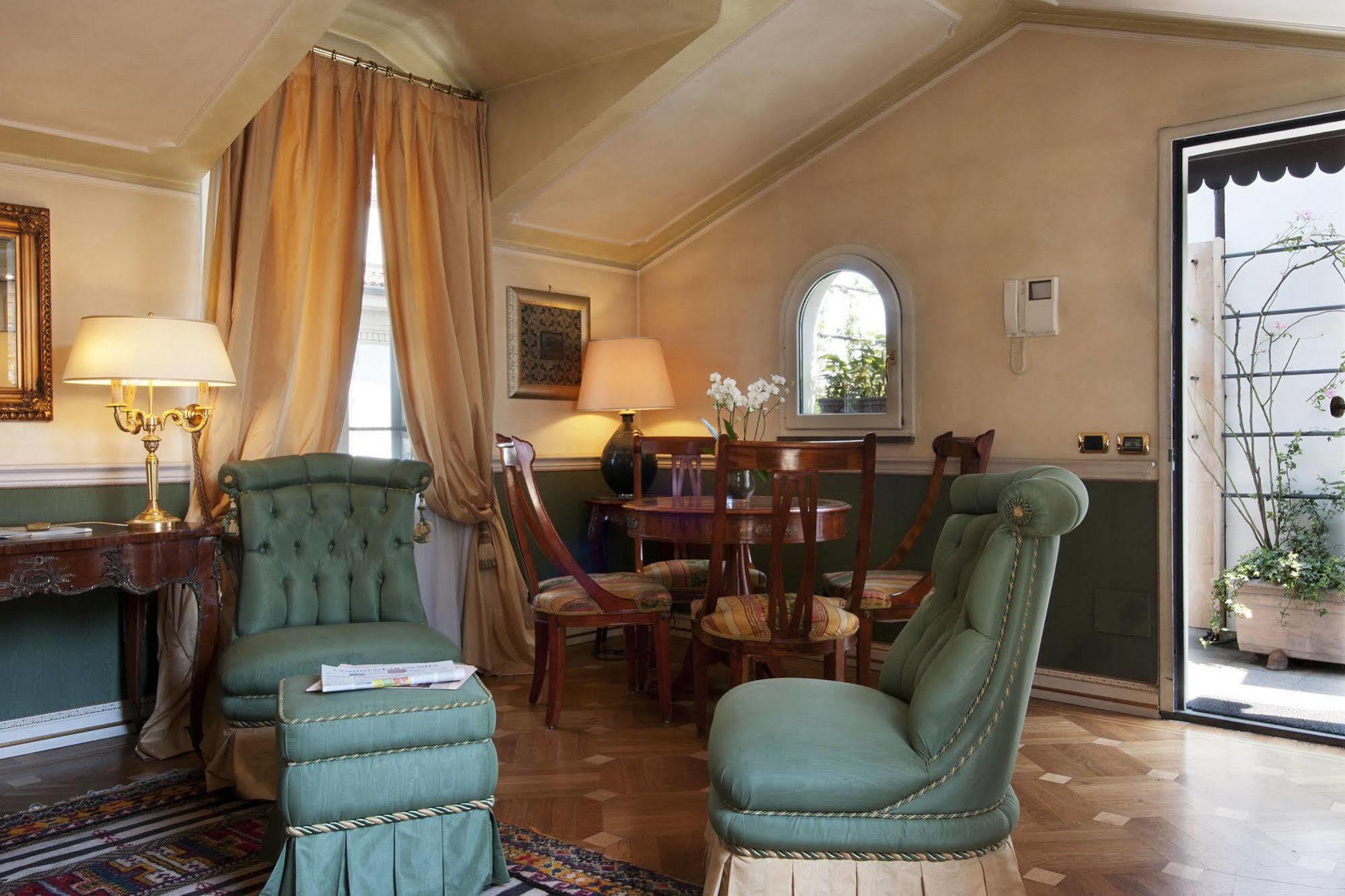 Petit Palais Hotel De Charme Милано Стая снимка